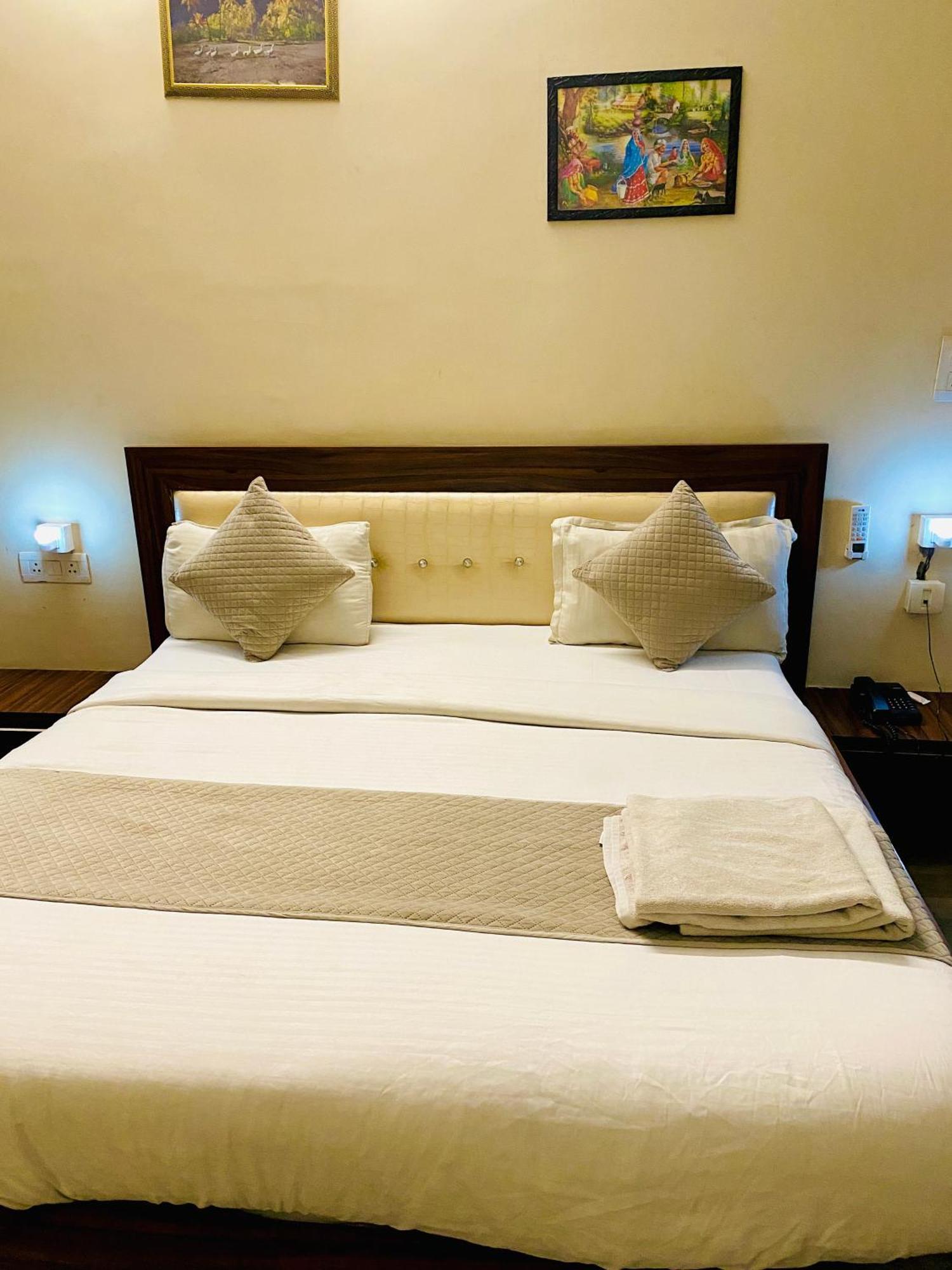 Hotel Mock Orange Джайпур Екстериор снимка